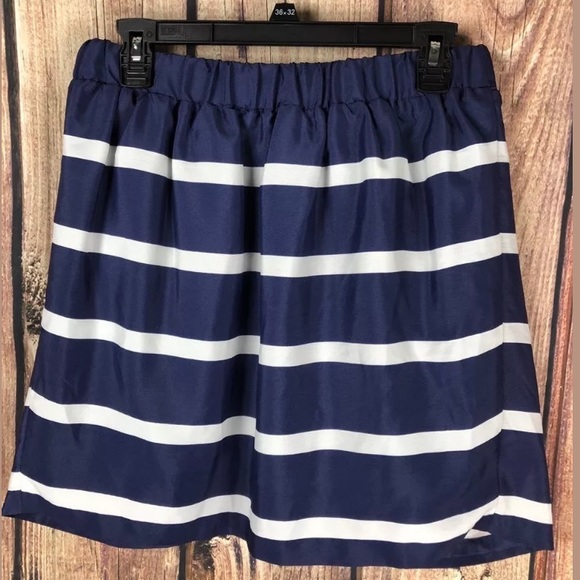 BCBGENERAION~Horizontal Stripe Drape Pocket Mini - Picture 2 of 8